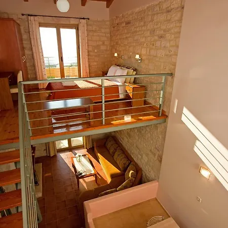 Enastron Villas *
