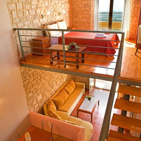 Enastron * Кипарисия