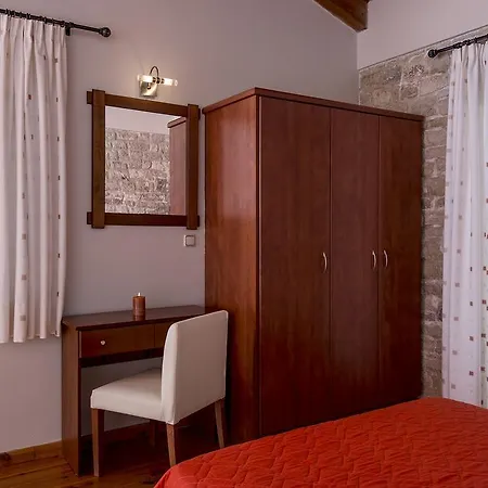 Enastron Casa de Férias Kyparissia