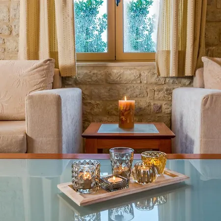 Enastron * Кипарисия